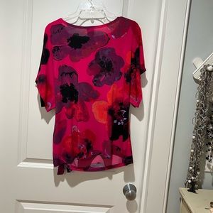 Sleek Cara Sun Moo pink and red top.  Size Large. NWT